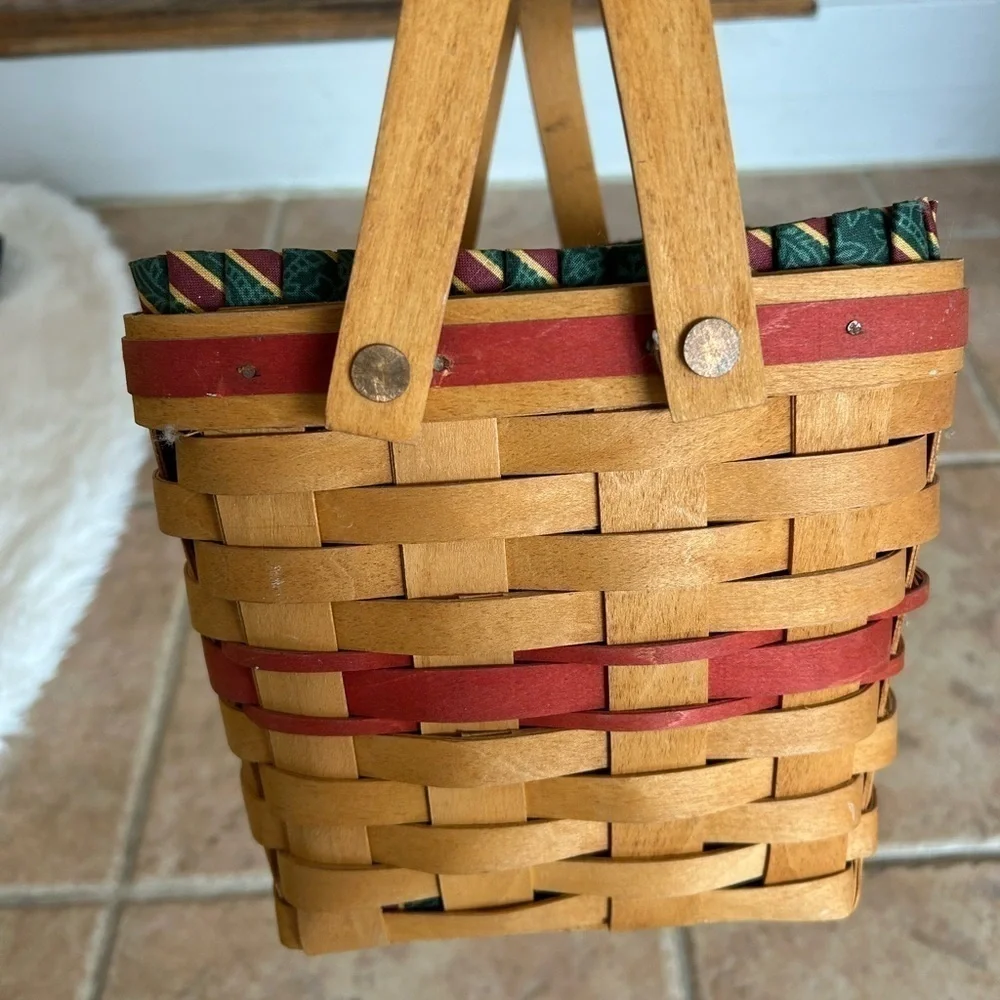 Longaberger Christmas edition 1995 red cranberry basket